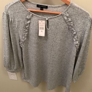 Tiint and shadow sweater